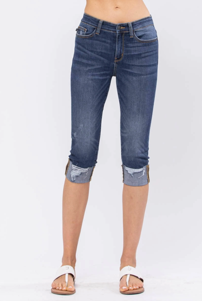 Judy Blue mid-rise destroyed cuff skinny capri