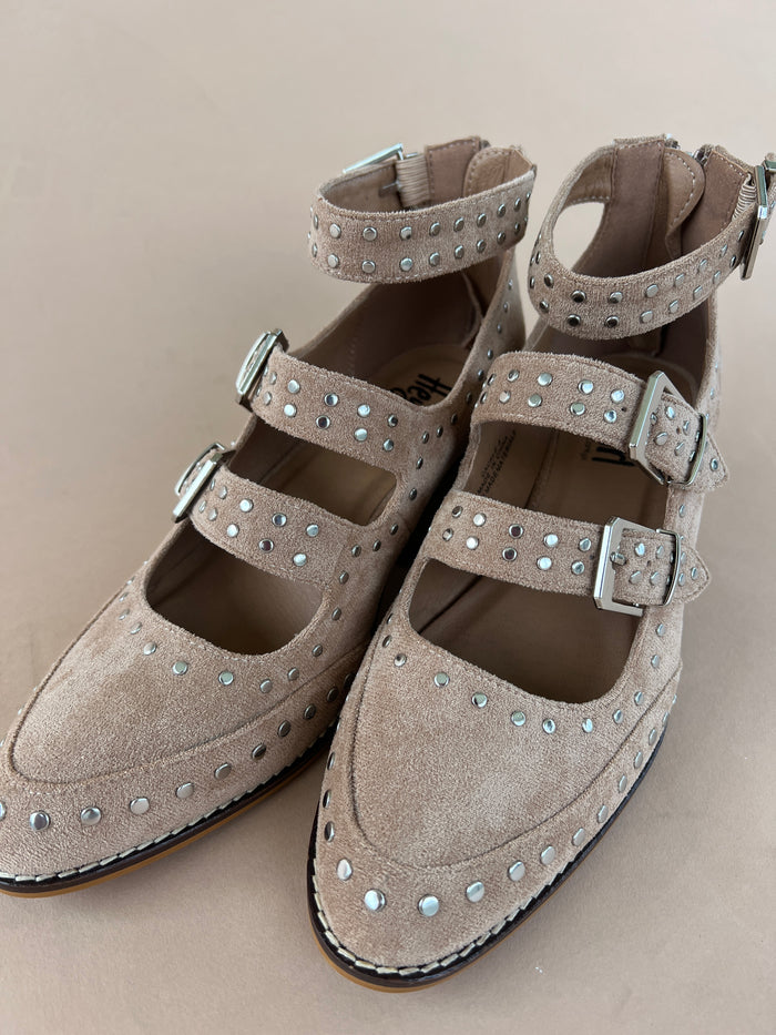 Corkys Cackle in Sand Suede
