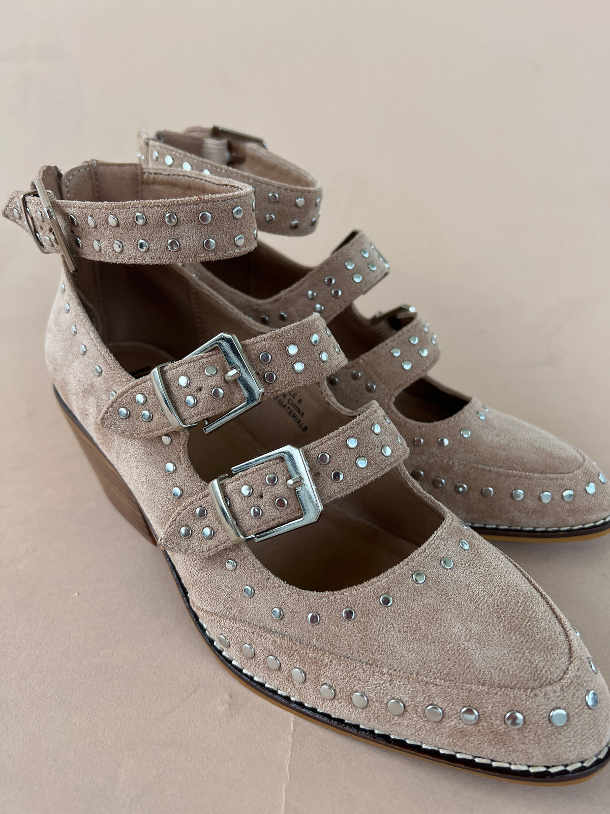 Corkys Cackle in Sand Suede